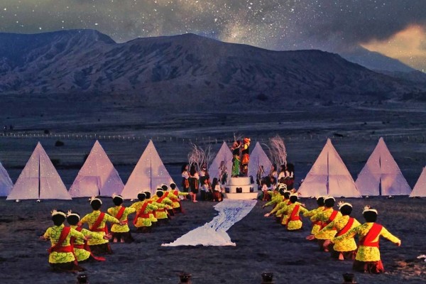 Upacara Kasada Suku Tengger Bromo Yang Menjadi Daya Tarik Wisatawan Master Diskon Blog